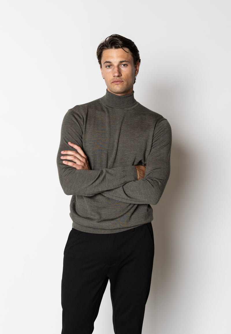 Clean Cut Copenhagen Alfredo merino wool roll neck Strik Army Melange