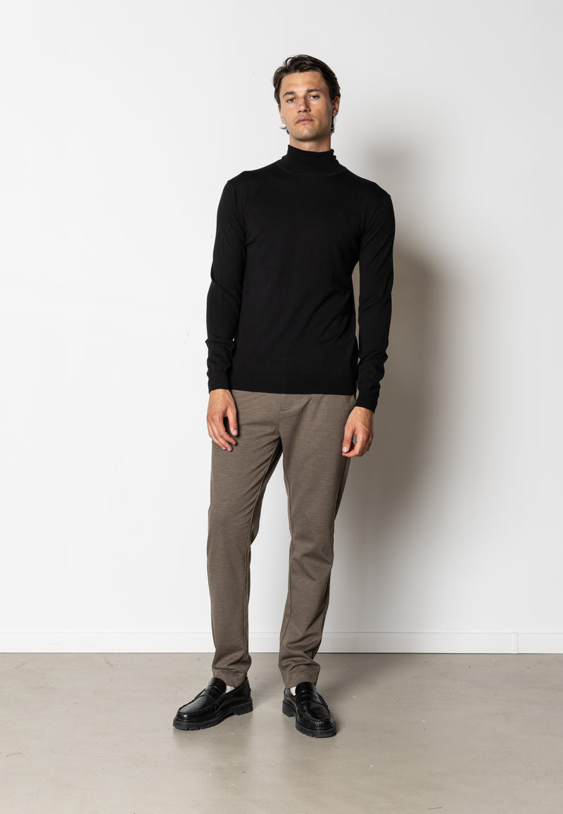 Clean Cut Copenhagen Alfredo merino wool roll neck Strik Sort