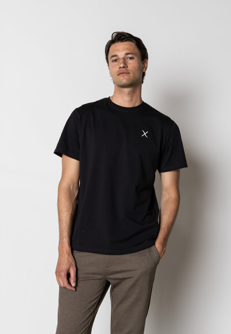 Clean Cut Copenhagen Cross organic logo t-shirt T-shirts S/S Sort